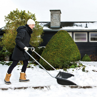 Купить Лопата Fiskars для уборки снега скепер-волокуша SnowXpert   143021/1003470 фото №3