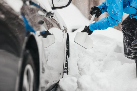 Купить Лопата Fiskars SnowXpert автомобильная для снега   1019347 фото №4